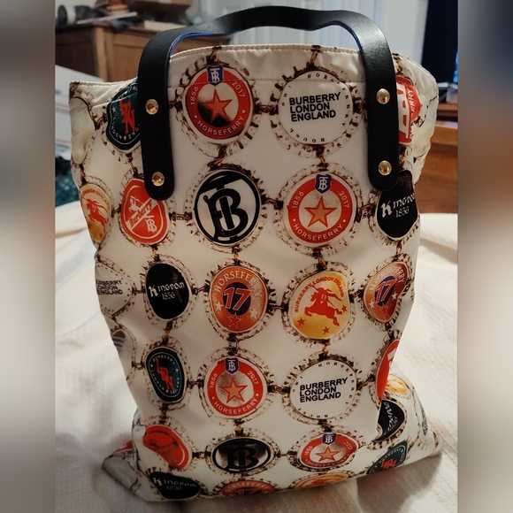 Authentic Burberry bottle cap nylon tote rare - Picture 1 of 15
